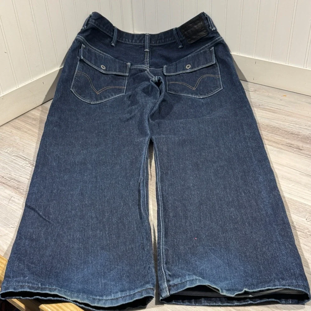 Levis these measure